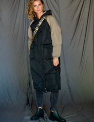 Noella - Kaila Oversize Puffer Coat - winter coats - black/camel mix - 2