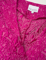 Noella - Neva Belt Dress - vakarėlių drabužiai išparduotuvių kainomis - fuchsia - 2