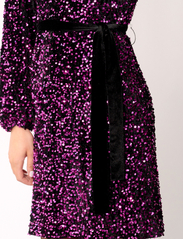 Noella - Teagan Wrap Dress - ballīšu apģērbs par outlet cenām - fuxia/black - 3