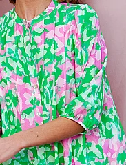 Noella - Imogene sh. Dress - summer dresses - green/pink - 3