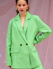 Noella - Mille Oversize Blazer - dobbelspente blazere - lime green check - 0
