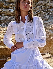 Noella - Rina Shirt Dress - skjortekjoler - white - 2