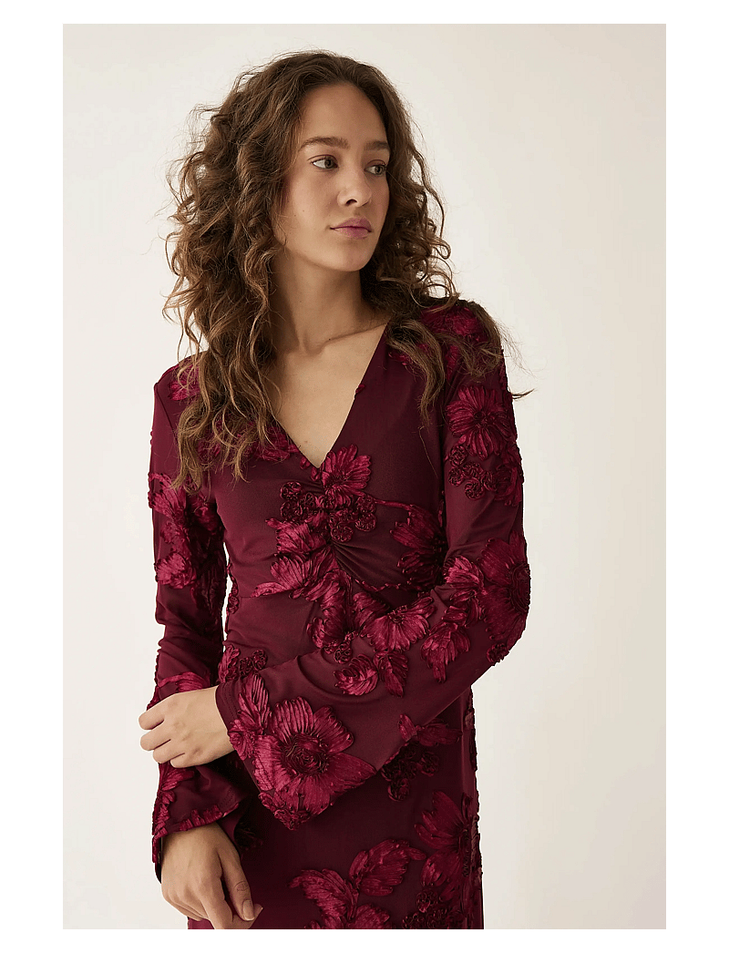 Noella - Kameyella C Dress - aftonklänningar - winetasting - 1