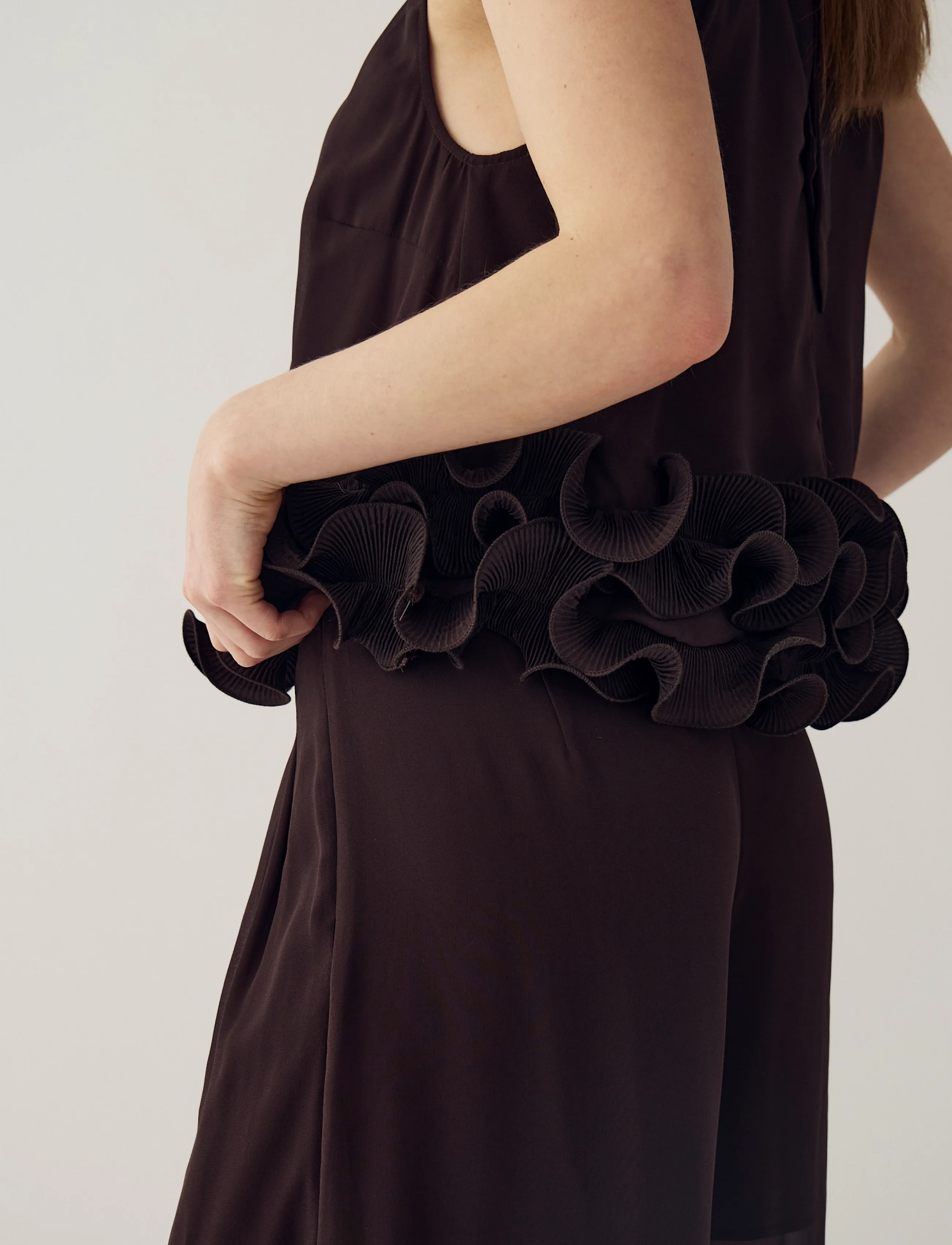 Noella - N-Marjolaine Blouse - varrukateta pluusid - chocolate - 4