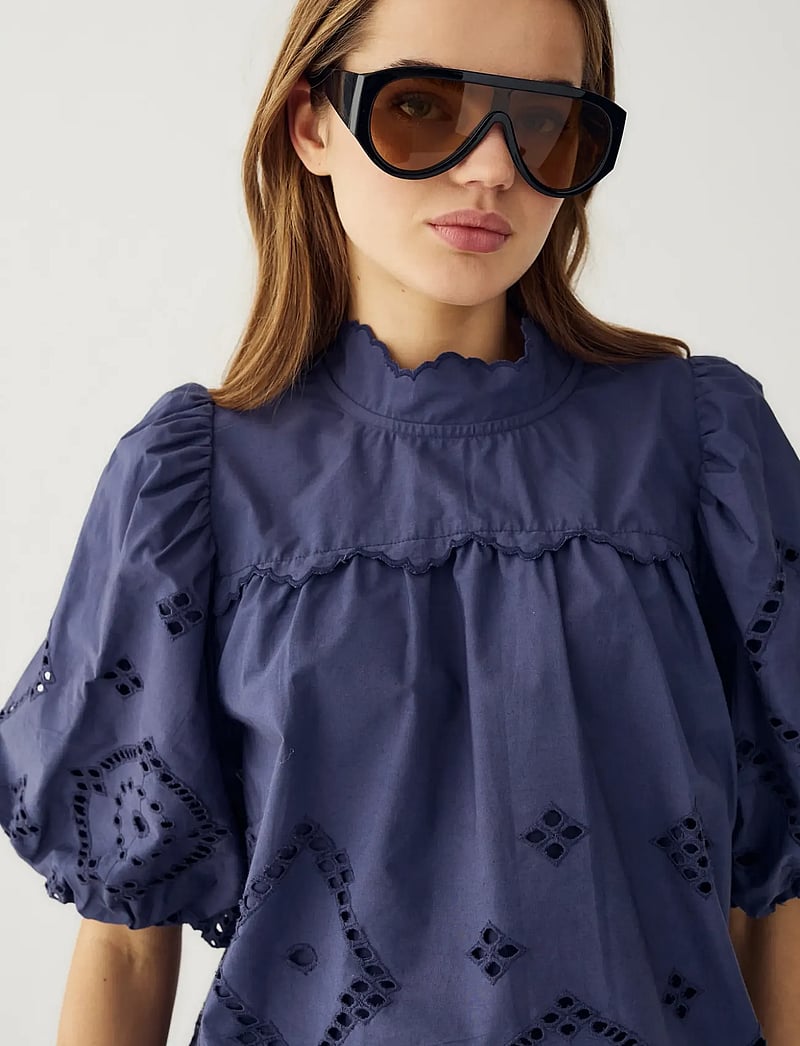 Noella - N-Marilyn Blouse - kurzämlige blusen - dusty blue - 5