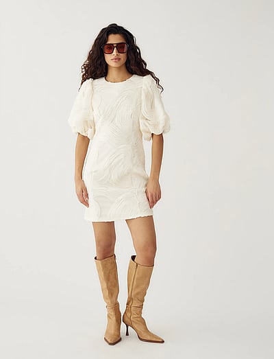 Cream Cocktail Dresses special offers for women at Boozt.com Cream Cocktail Dresses special offers for women at Boozt.com