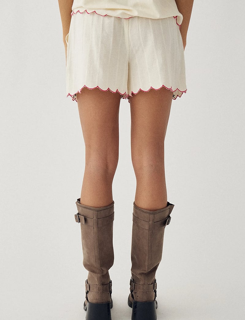 Noella - N-Layne MW Shorts - casual shorts - offwhite - 3
