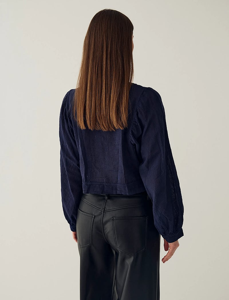 Noella - N-Ludmilla Blouse - langærmede bluser - midnight blue - 4