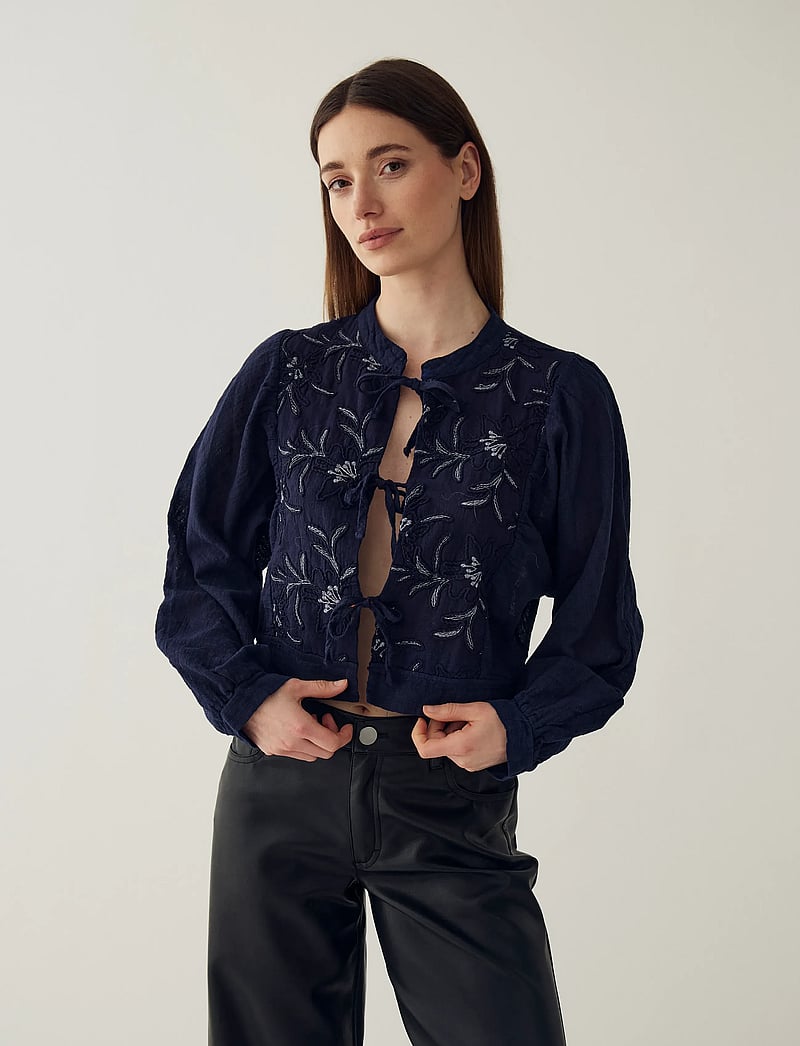 Noella - N-Ludmilla Blouse - langærmede bluser - midnight blue - 0