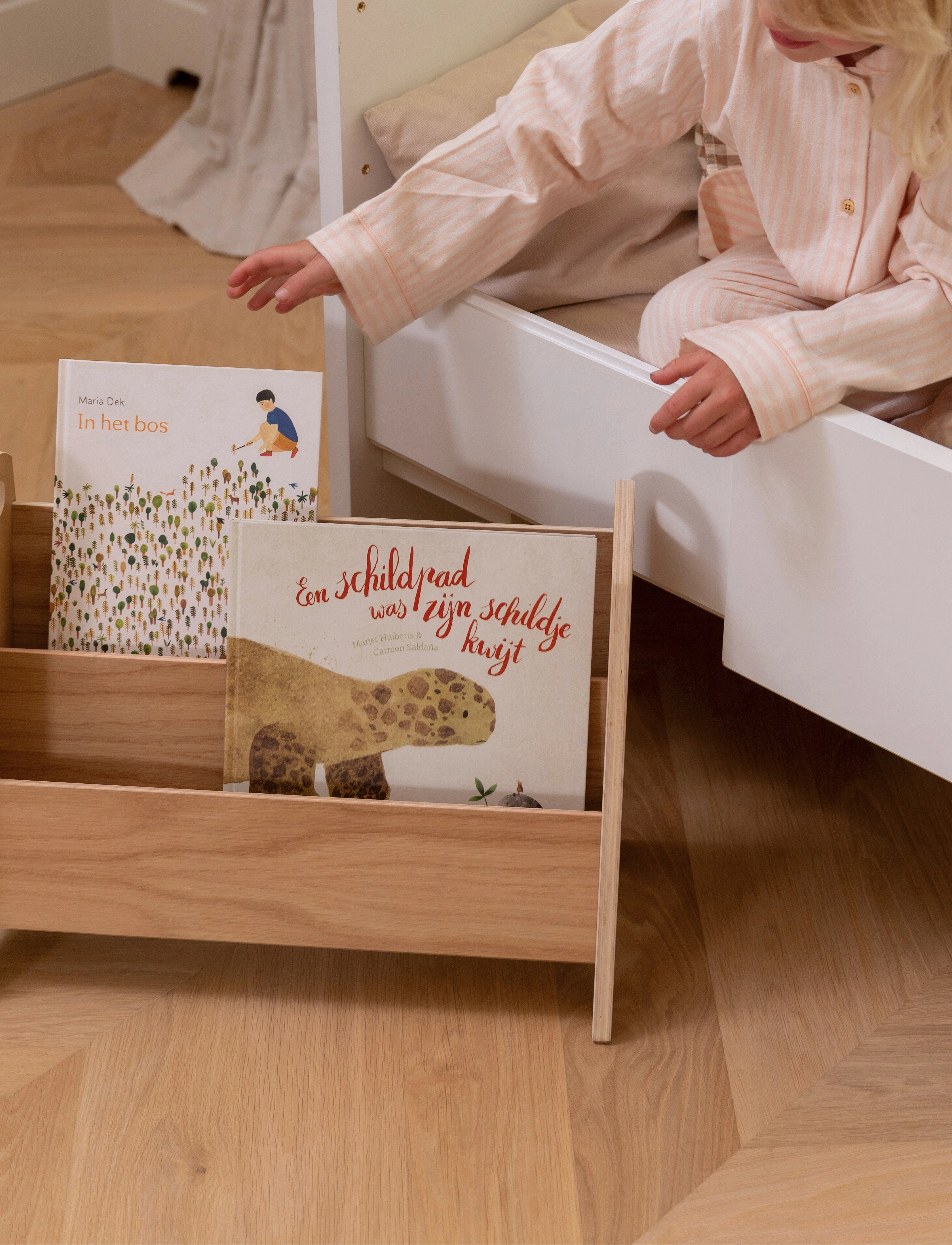 Nofred - Book holder - hoiukastid - oak - 3