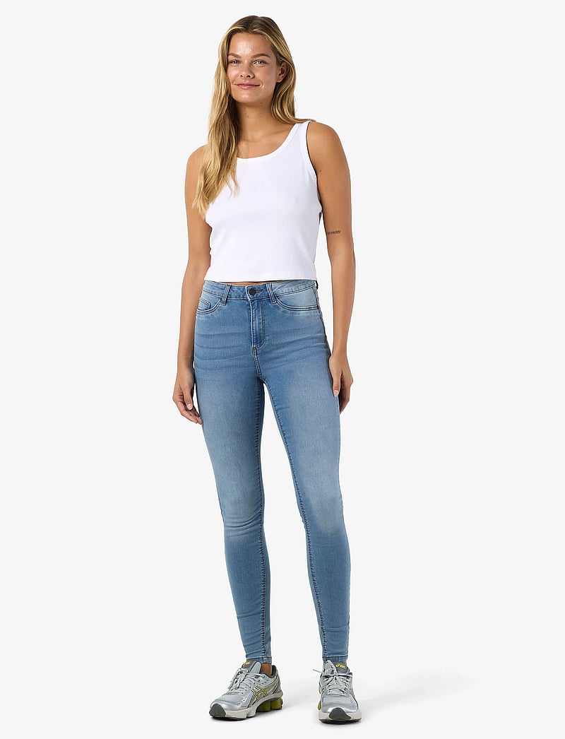 NOISY MAY - NMCALLIE HW SKINNY JEAN VI059LB FWD NOOS - liibuvad teksad - light blue denim - 3