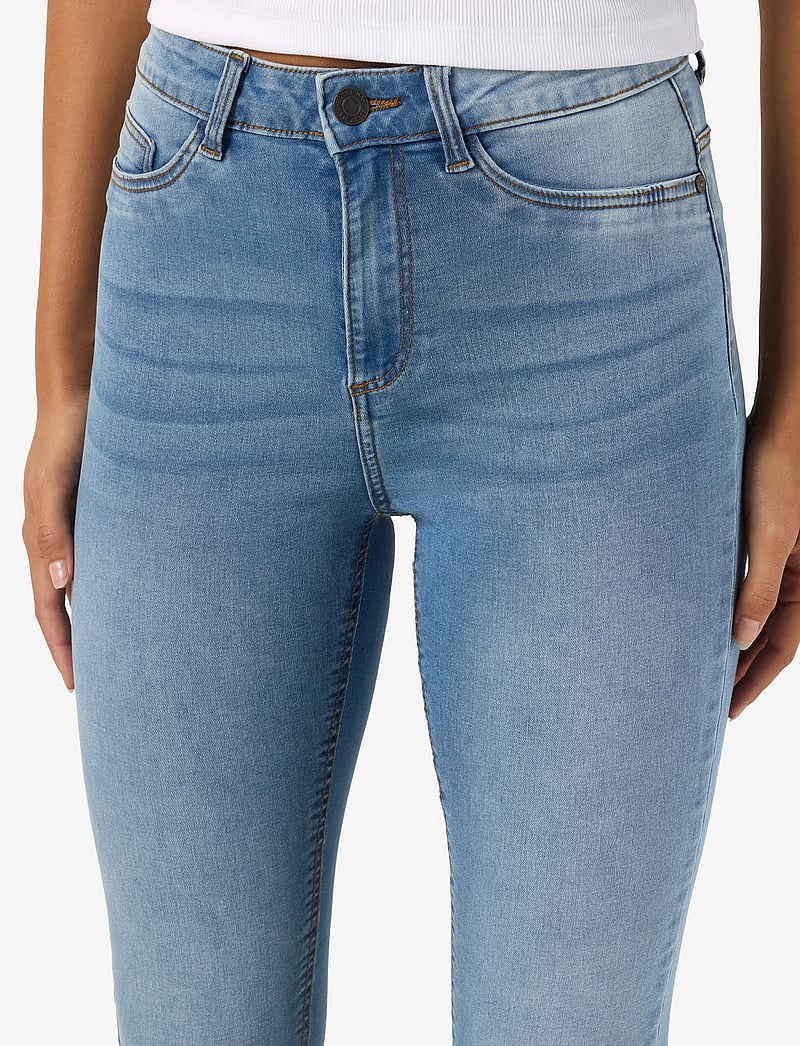 NOISY MAY - NMCALLIE HW SKINNY JEAN VI059LB FWD NOOS - liibuvad teksad - light blue denim - 5