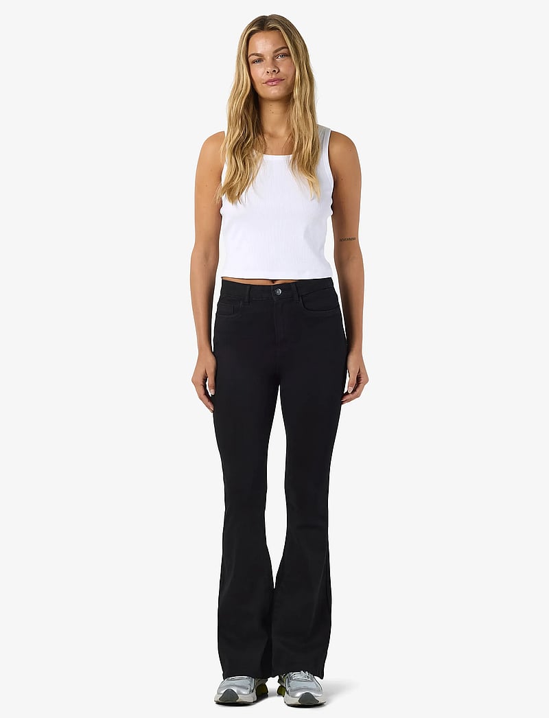 NOISY MAY - NMSALLIE HW FLARE JEAN VI023BL FWD NOOS - utsvängda jeans - black - 3
