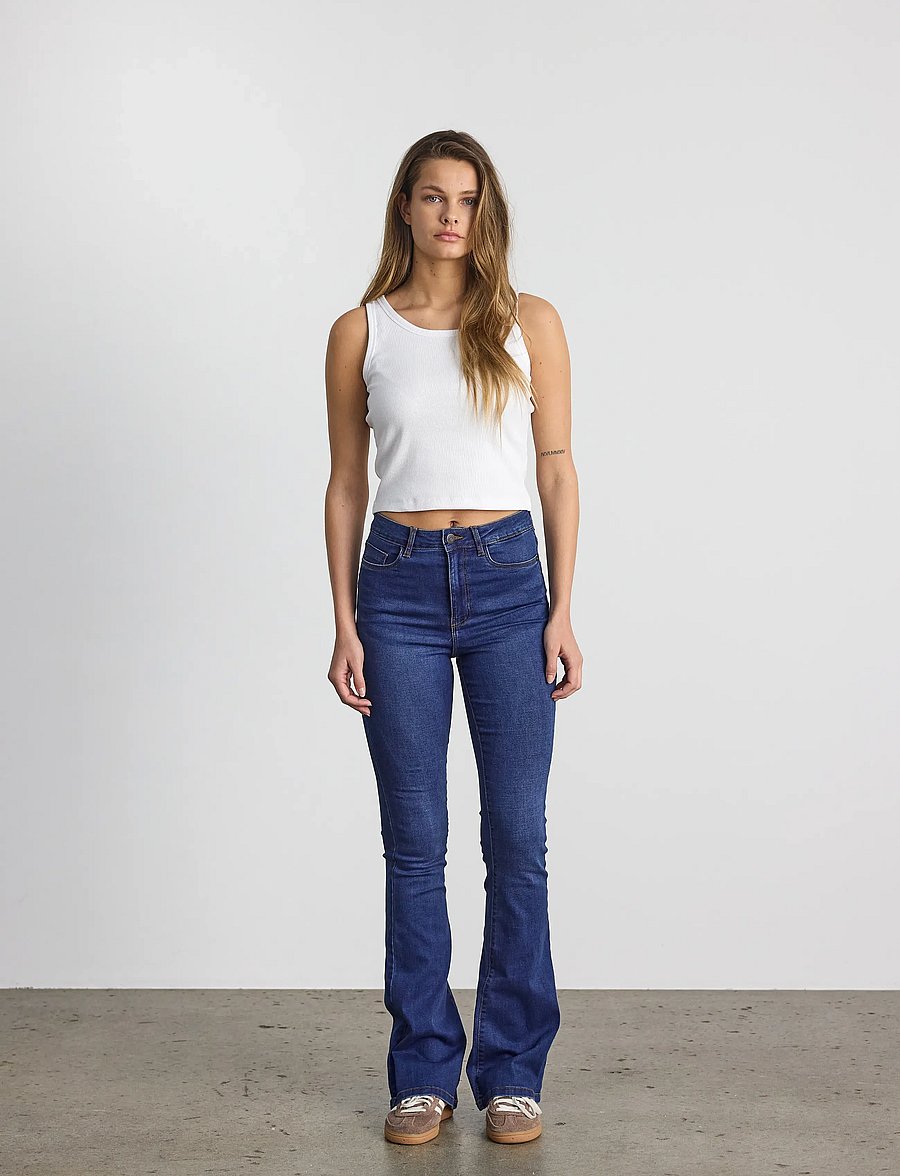 NOISY MAY - NMSALLIE HW SK FLARED VI021MB NOOS - utsvängda jeans - medium blue denim - 3