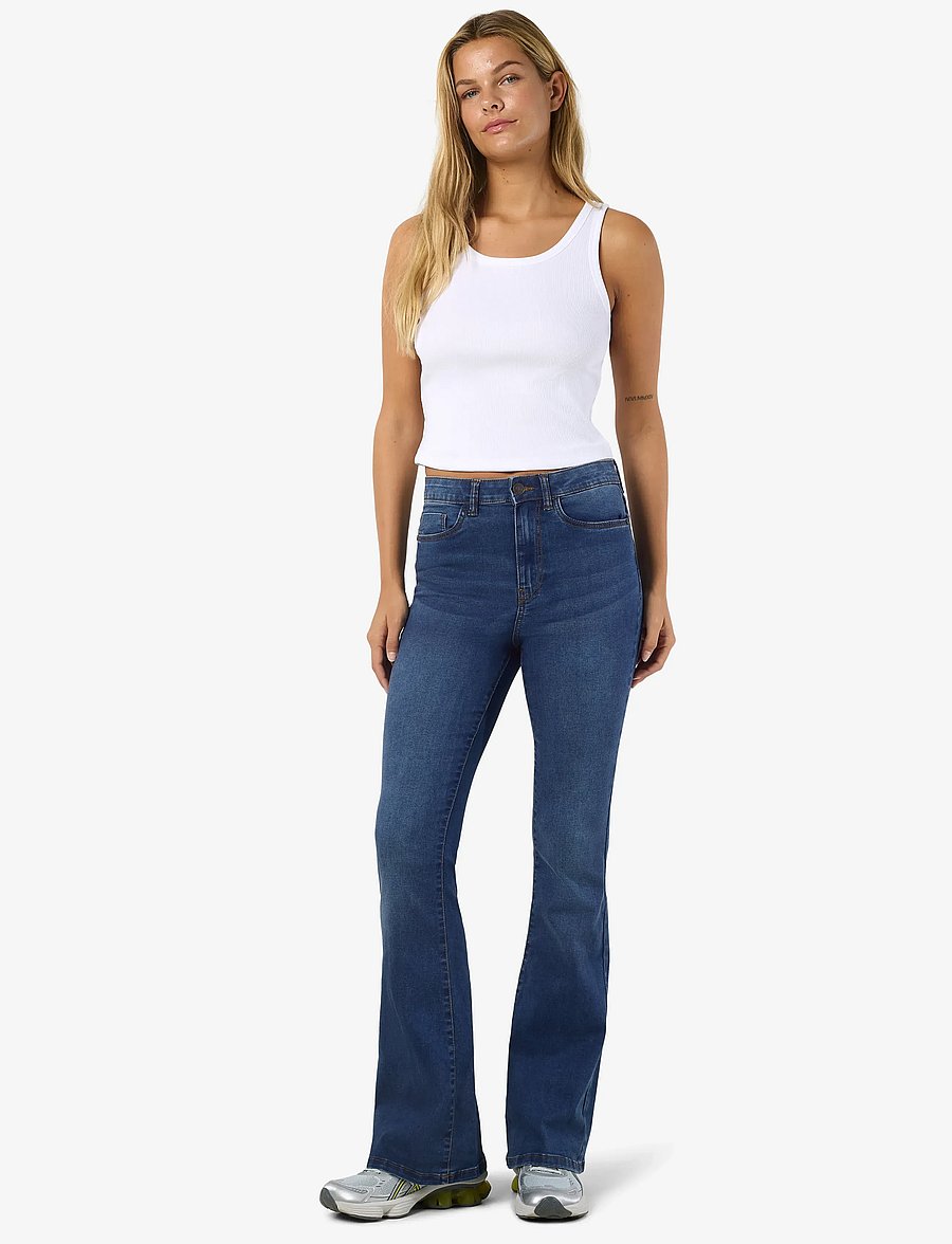 NOISY MAY - NMSALLIE HW SK FLARED VI021MB NOOS - utsvängda jeans - medium blue denim - 5