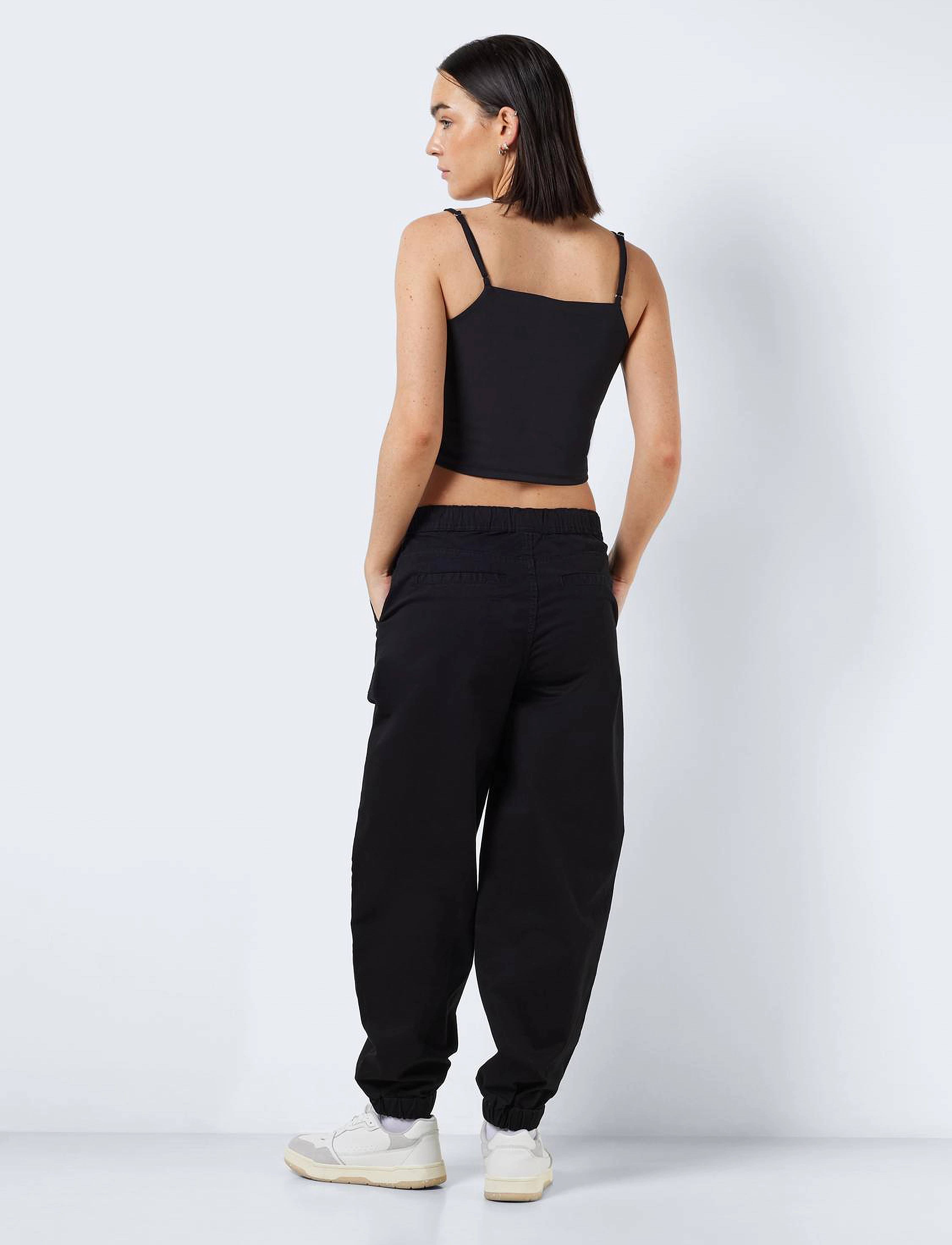 NOISY MAY - NMTERESA CROPPED S/L TOP NOOS - black - 4