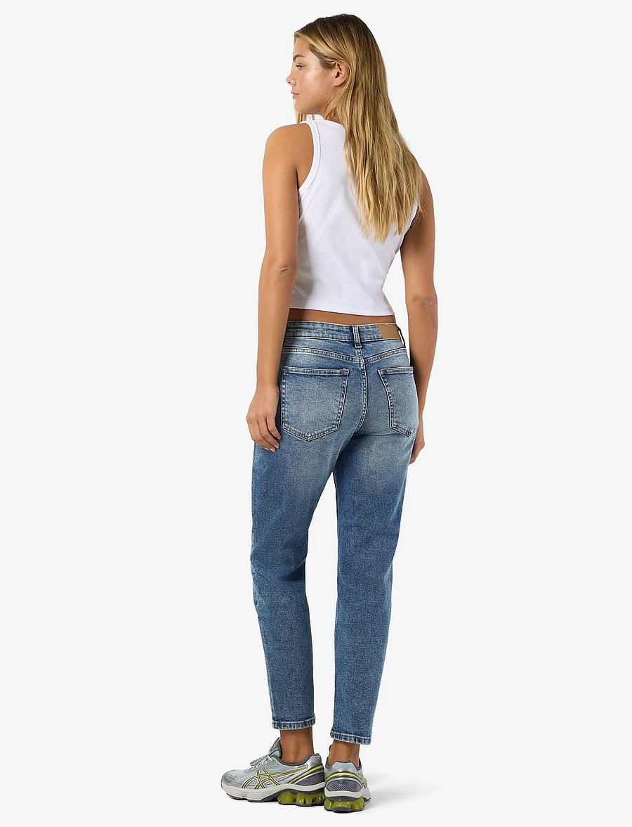 NOISY MAY - NMMONI HW STRAGHT ANK JEANS AZ221DB NOOS - straight jeans - dark blue denim - 4