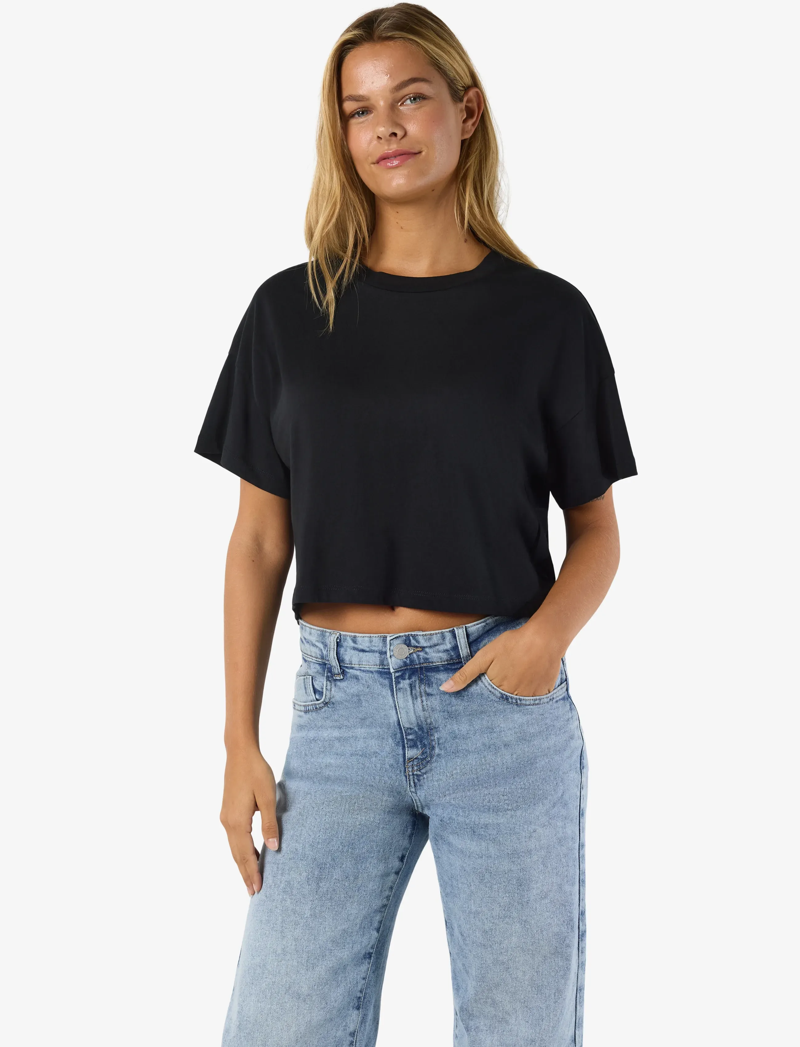 NOISY MAY Nmalena S/S O-Neck Semicrop Top Noos toppar dam – bild 5