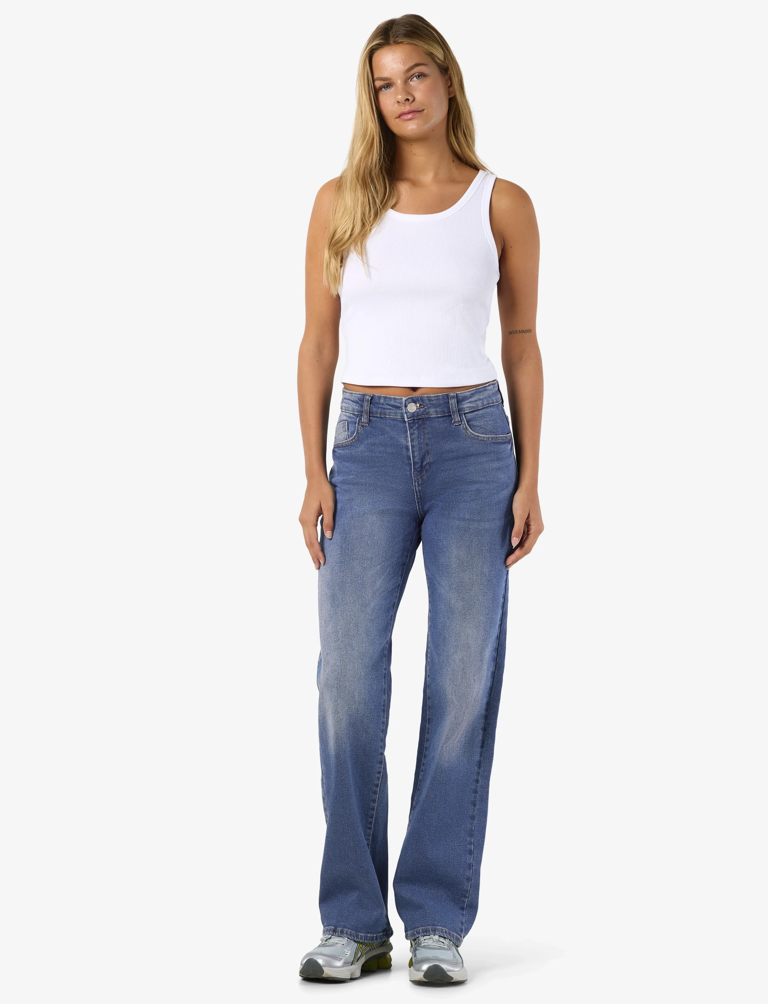 NOISY MAY - NMYOLANDA NW WIDE JEANS AZ308MB FWD NOOS - pantalons larges - medium blue denim - 4