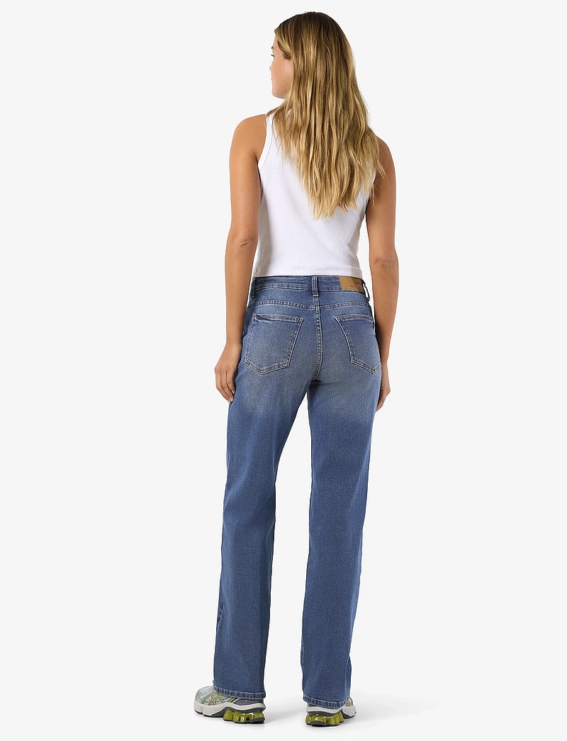 NOISY MAY - NMYOLANDA MW WIDE STR AZ308MB NOOS - brede jeans - medium blue denim - 5
