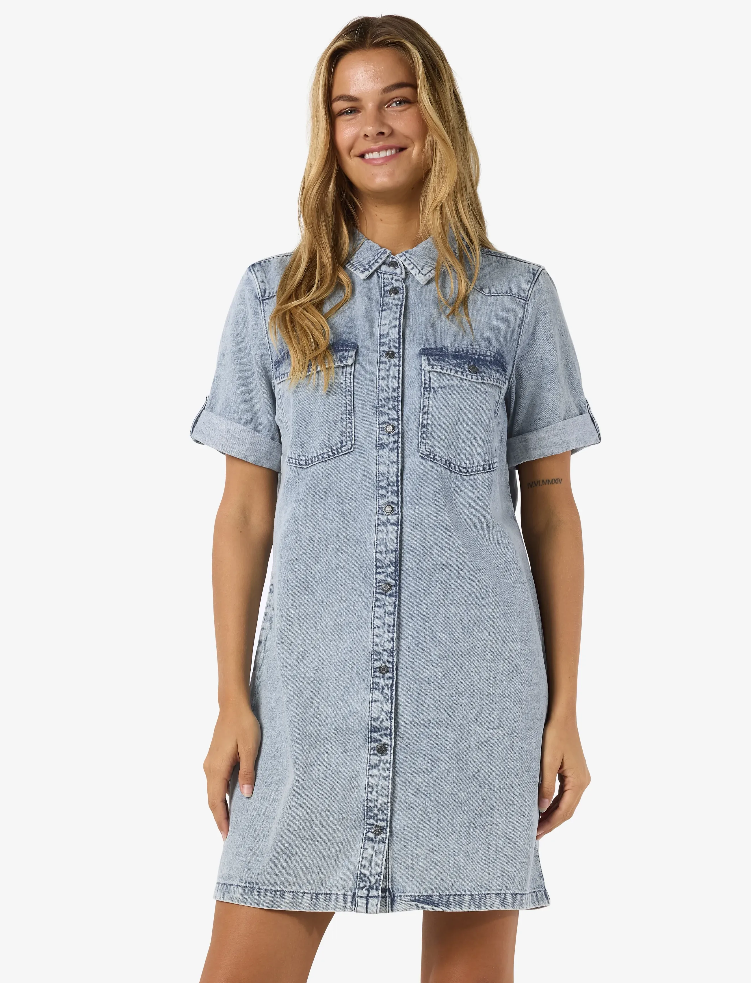 NOISY MAY NMNEW SIGNE S/S DENIM DRESS VI003LB NOOS - Kjoler - LIGHT BLUE DENIM / blue