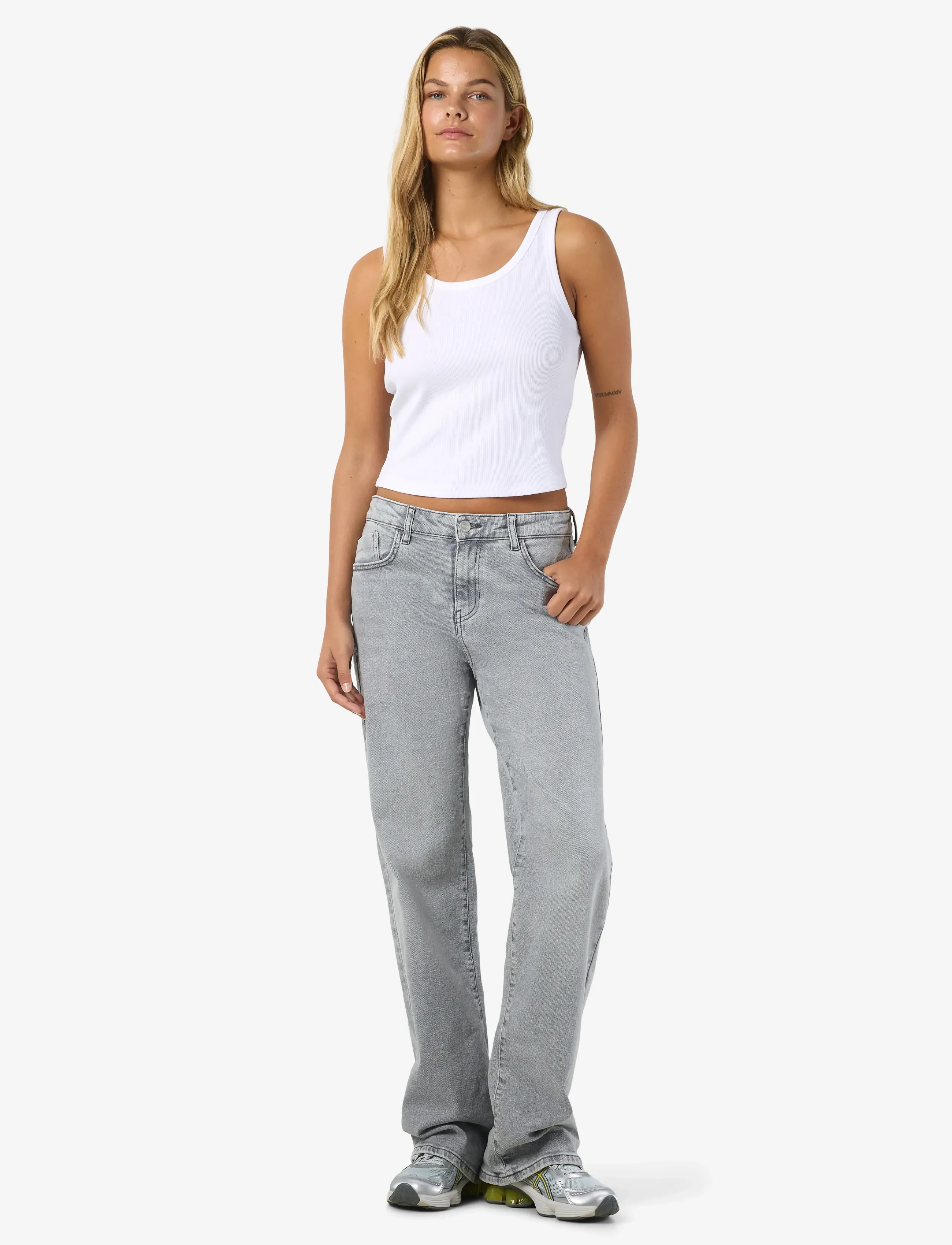 NOISY MAY - NMYOLANDA MW WIDE STR AZ277LG FWD NOOS - vida jeans - light grey denim - 3