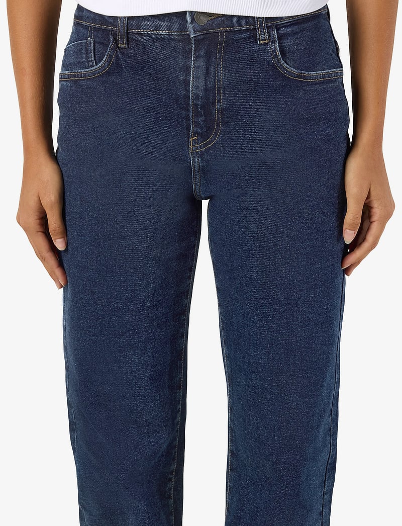 NOISY MAY - NMYOLANDA NW WIDE JEANS AZ365DB FWD NOOS - straight jeans - dark blue denim - 4