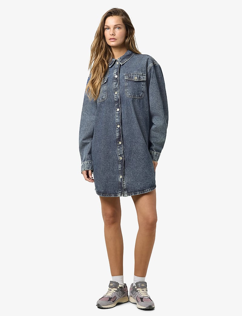 NOISY MAY - NMALVA L/S DENIM DRESS AZ351MB FWD NOOS - skjortekjoler - medium blue denim - 4