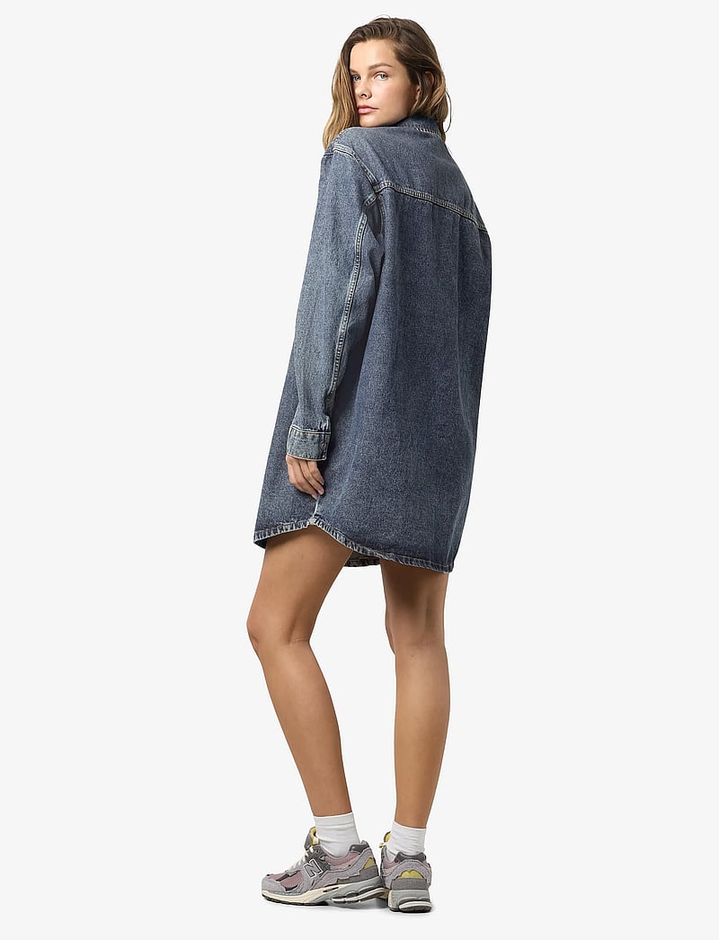 NOISY MAY - NMALVA L/S DENIM DRESS AZ351MB FWD NOOS - skjortekjoler - medium blue denim - 5