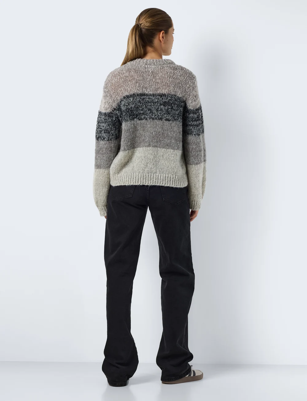 NOISY MAY - NMNANNA L/S O-NECK KNIT FWD - stickade tröjor - ghost gray - 4