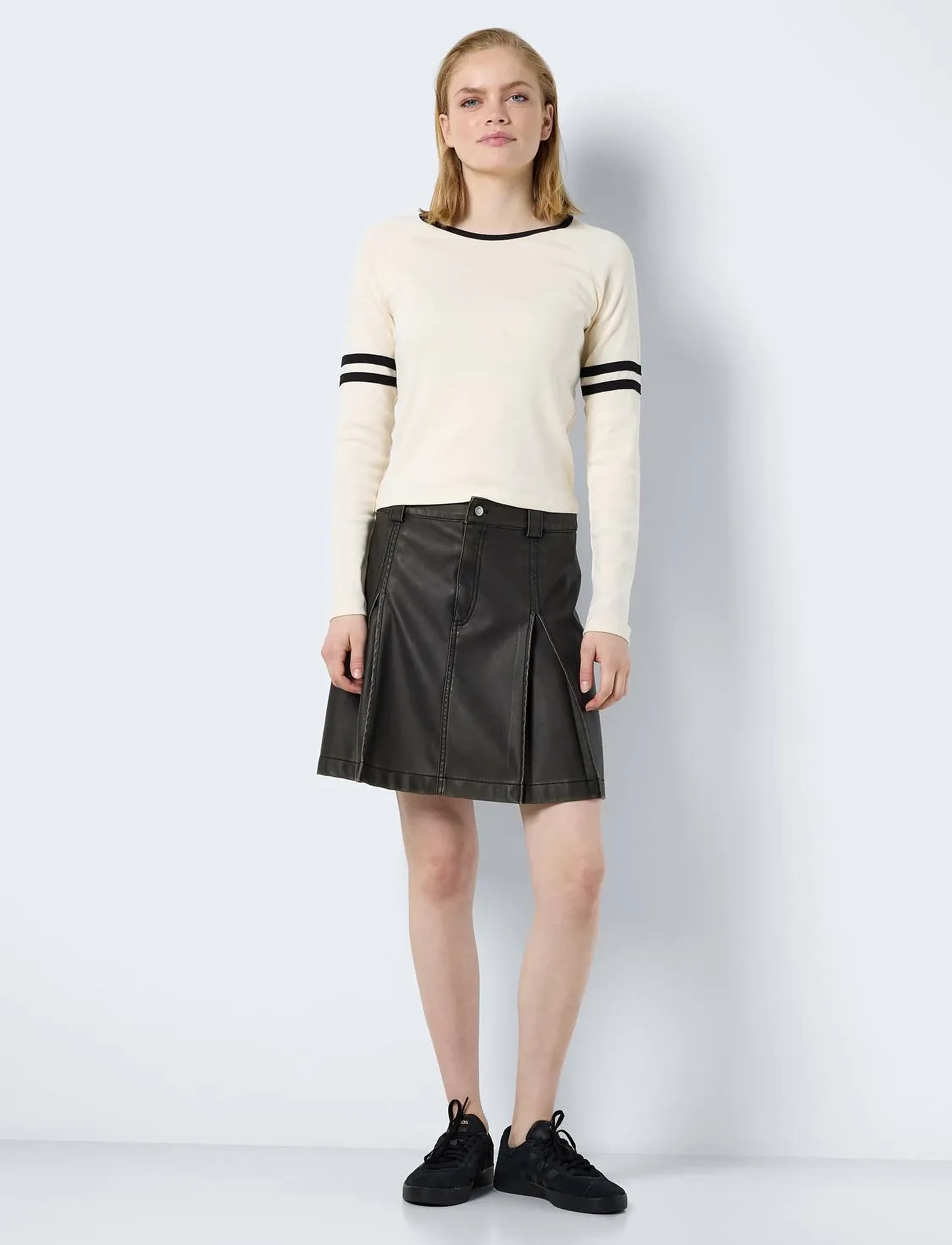 NOISY MAY - NMDOROTHY NW PU WASHED SKIRT - kurze röcke - green moss - 3