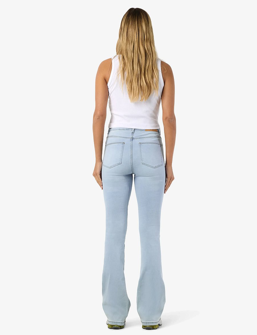 NOISY MAY - NMSALLIE HW SK FLARED VI515LB FWD NOOS - flared jeans - light blue denim - 5