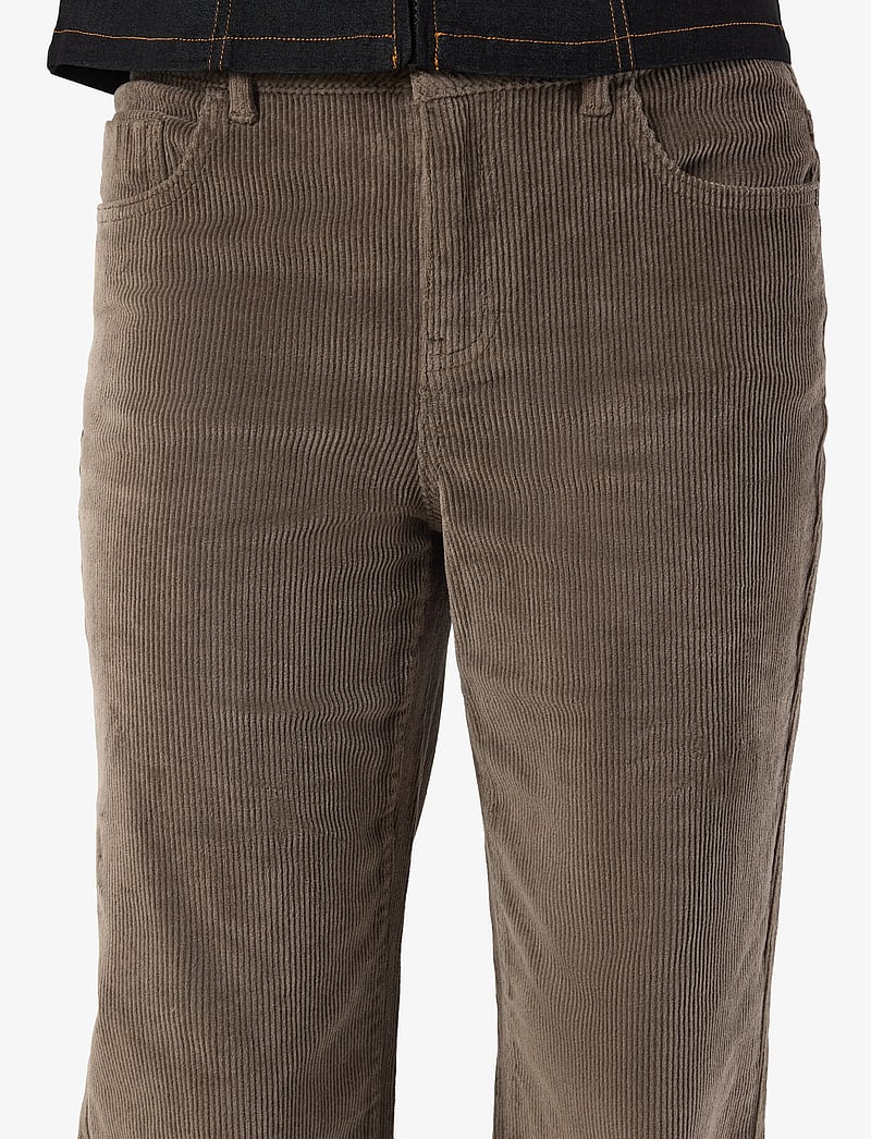 NOISY MAY - NMYOLANDA NW WIDE LEG CORDUROY NOOS - wide leg trousers - morel - 5