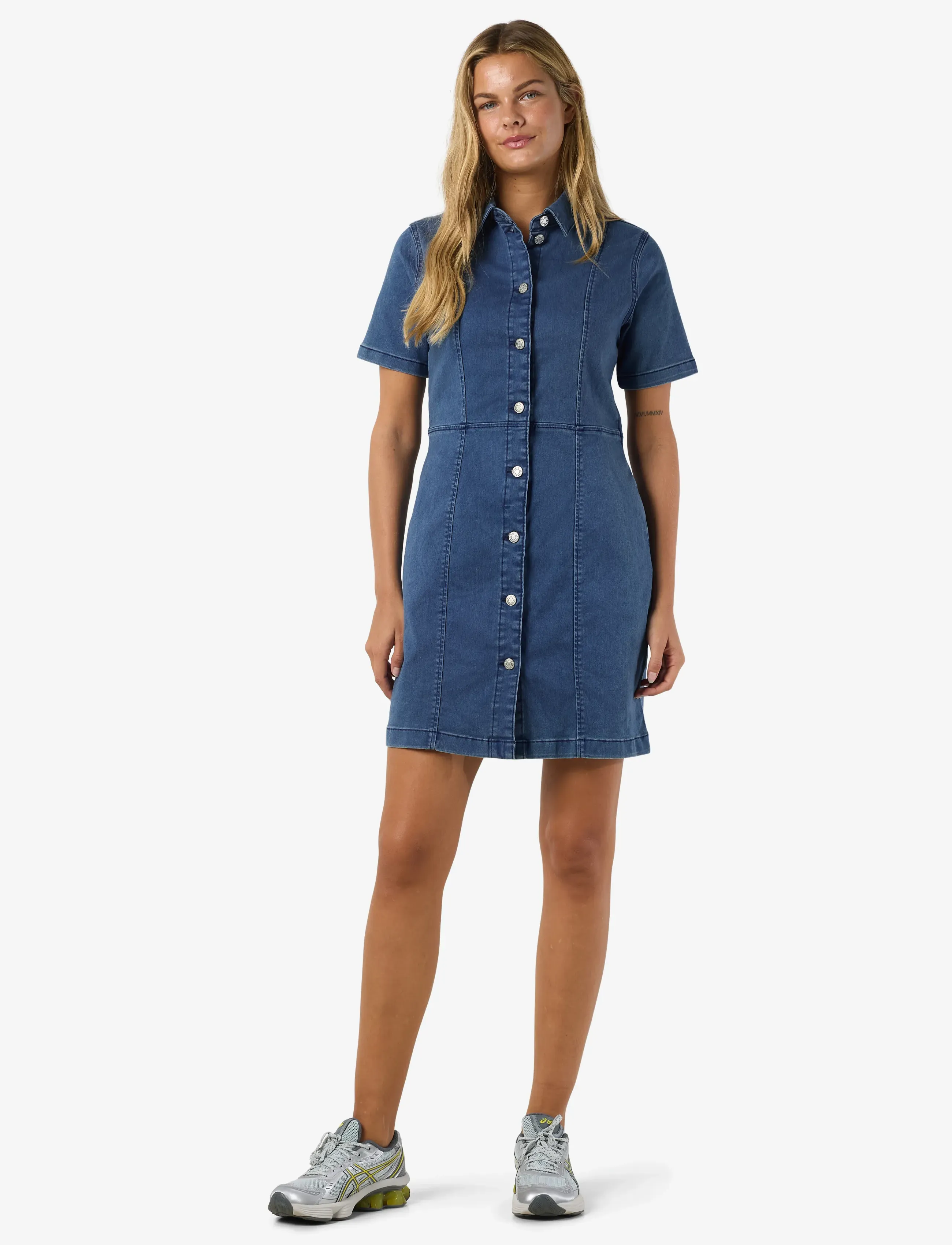 NOISY MAY - NMNISA S/S SLIM DENIM DRESS VI534MB NOOS - denimkjoler - medium blue denim - 3