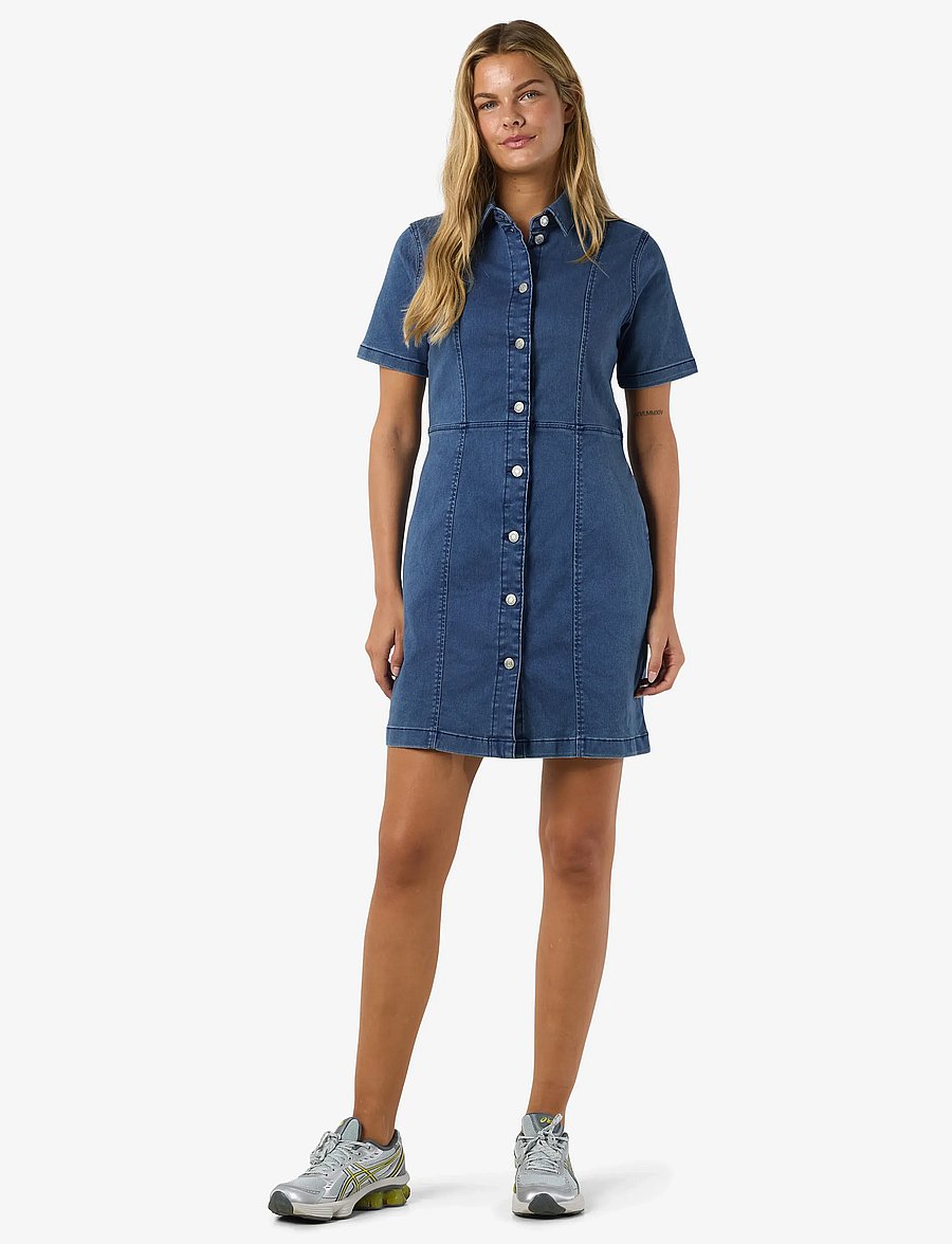 NOISY MAY - NMNISA S/S SLIM DENIM DRESS VI534MB NOOS - denim dresses - medium blue denim - 3