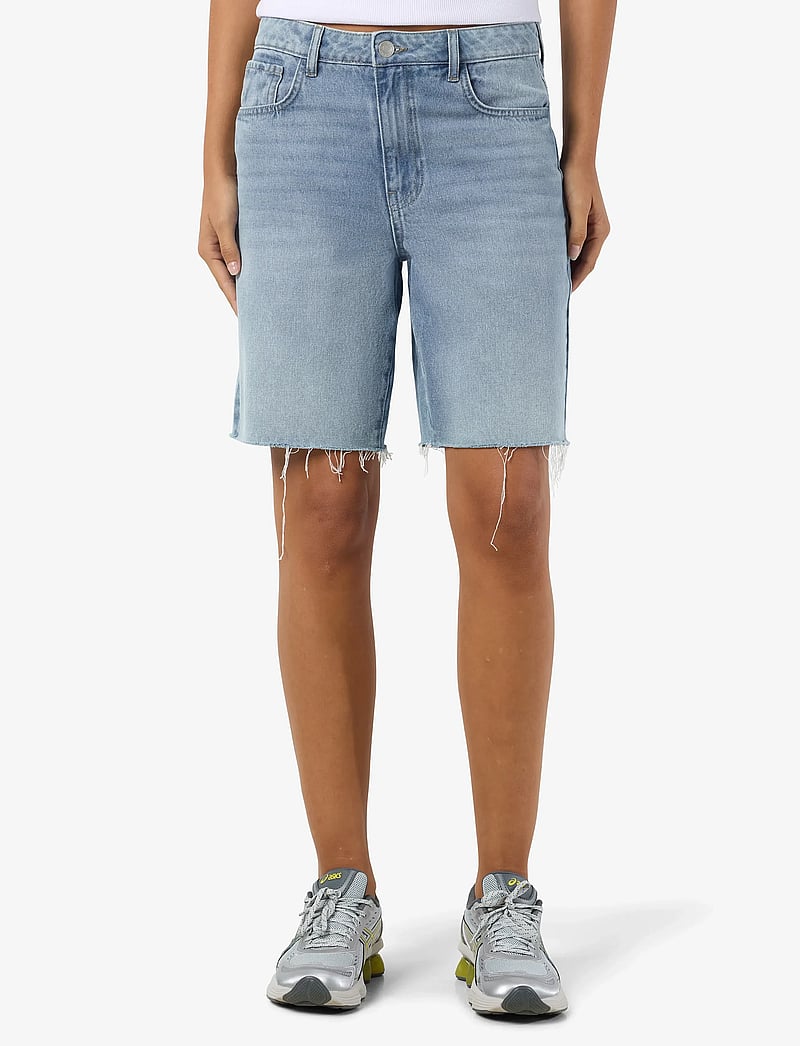 NOISY MAY - NMHOLLA NW LOOSE SHORTS AZ425LB NOOS - korte jeansbroeken - light blue denim - 0