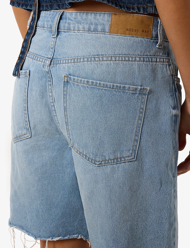 NOISY MAY - NMHOLLA NW LOOSE SHORTS AZ425LB NOOS - jeansshorts - light blue denim - 4