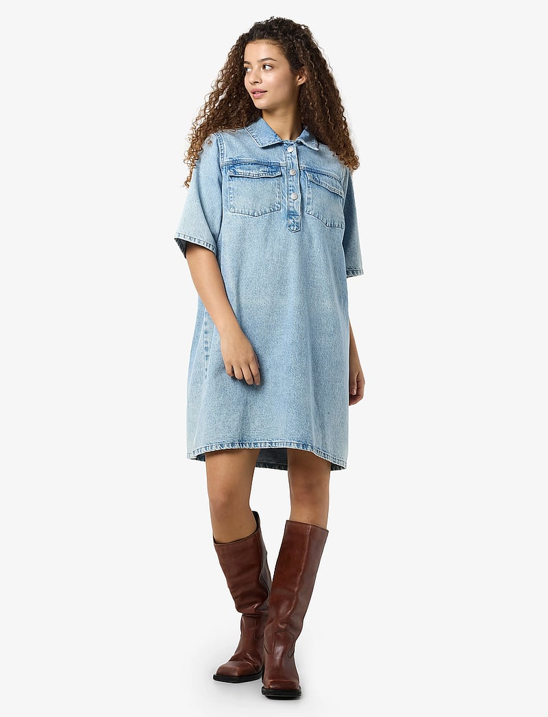 NOISY MAY - NMINDIE S/S SHORT DRESS AZ429LB - korte kjoler - light blue denim - 3