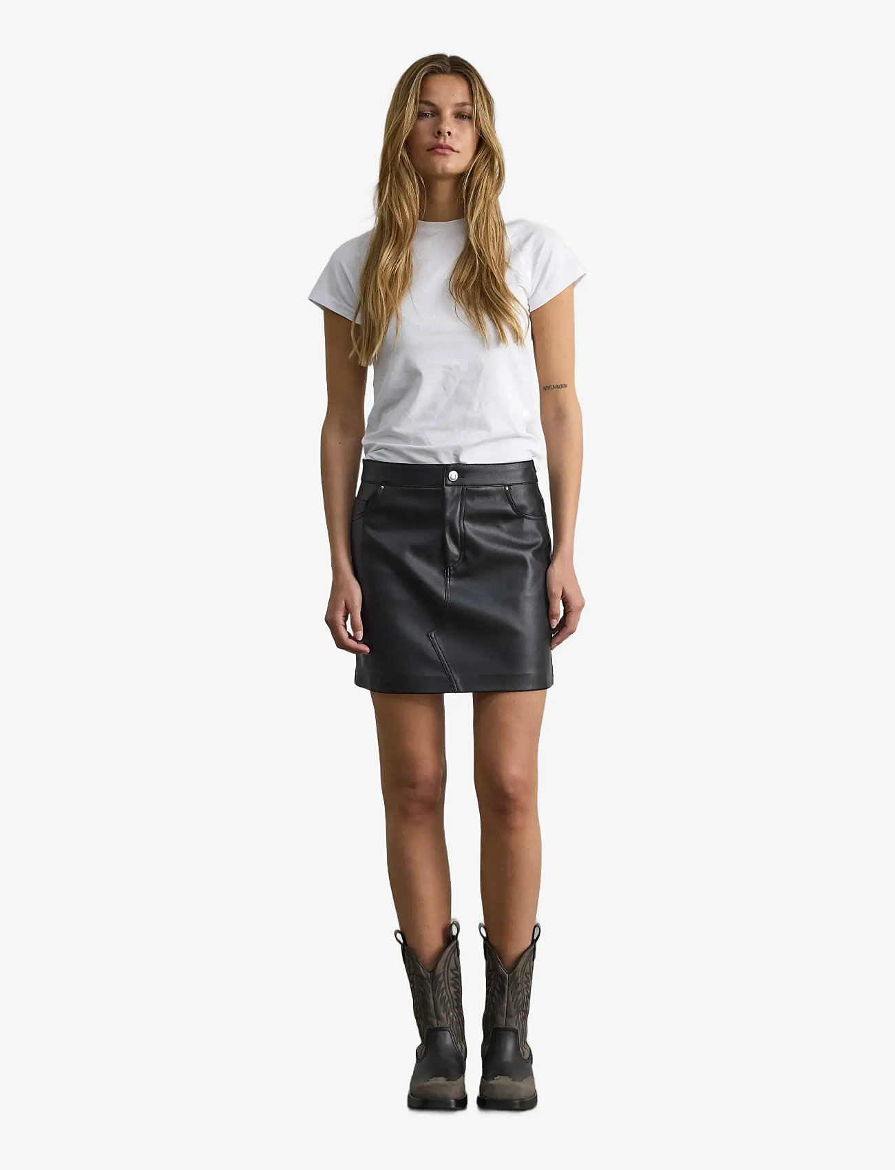 NOISY MAY - NMKATE NW PU SKIRT NOOS - korte nederdele - black - 3