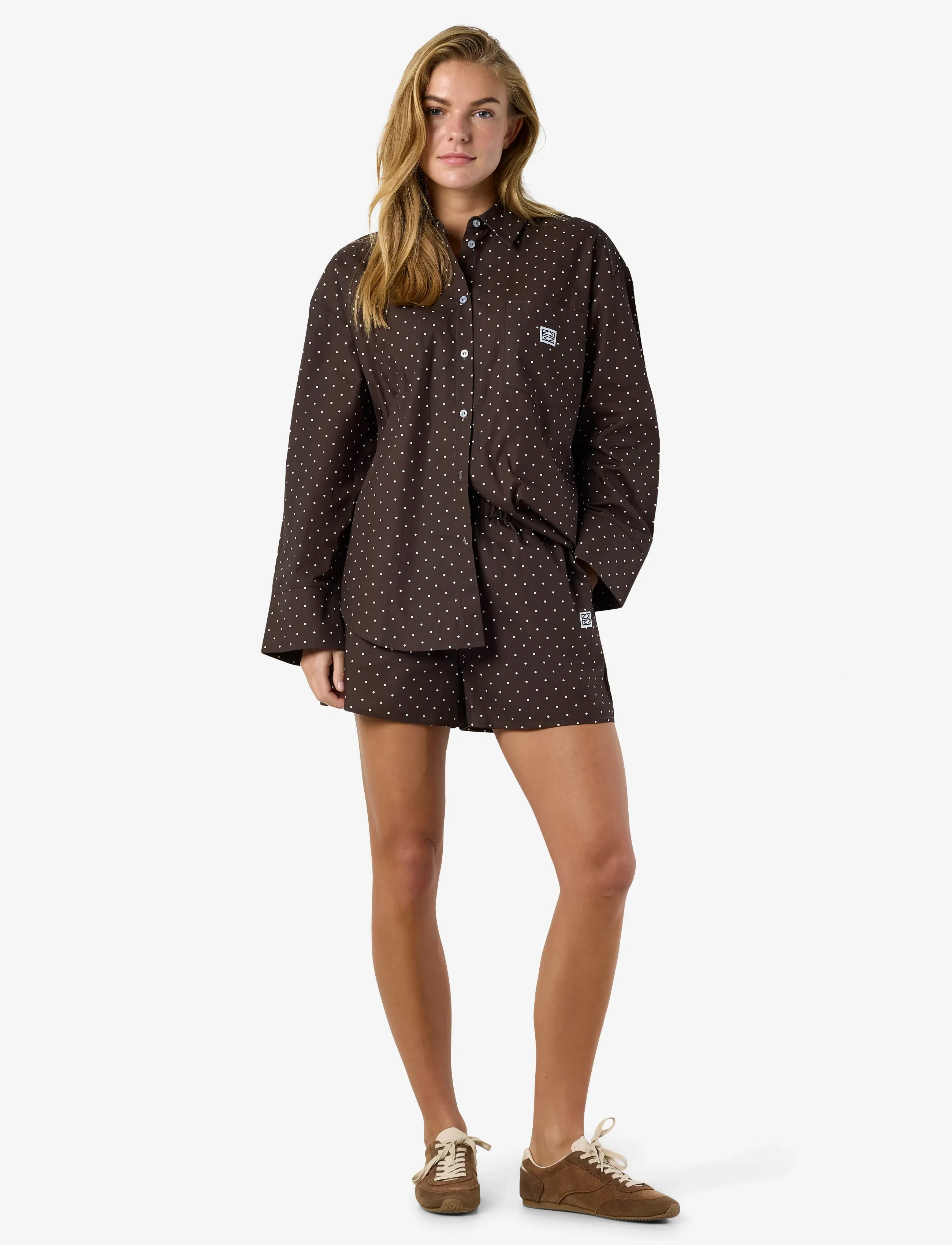 NOISY MAY - NMFRIDA SHORTS WVN S* - chocolate brown - 2