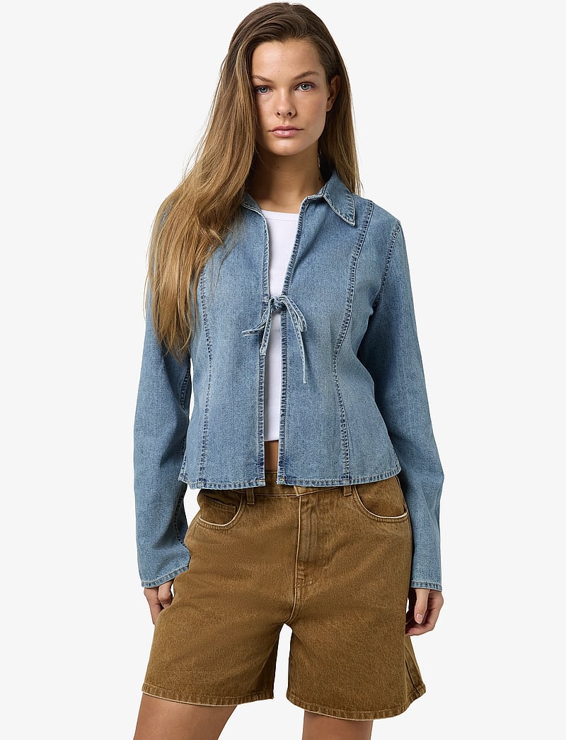 NOISY MAY - NMMAISY L/S STRING DENIM SHIRT BS031LB - denimskjorter - light blue denim - 5