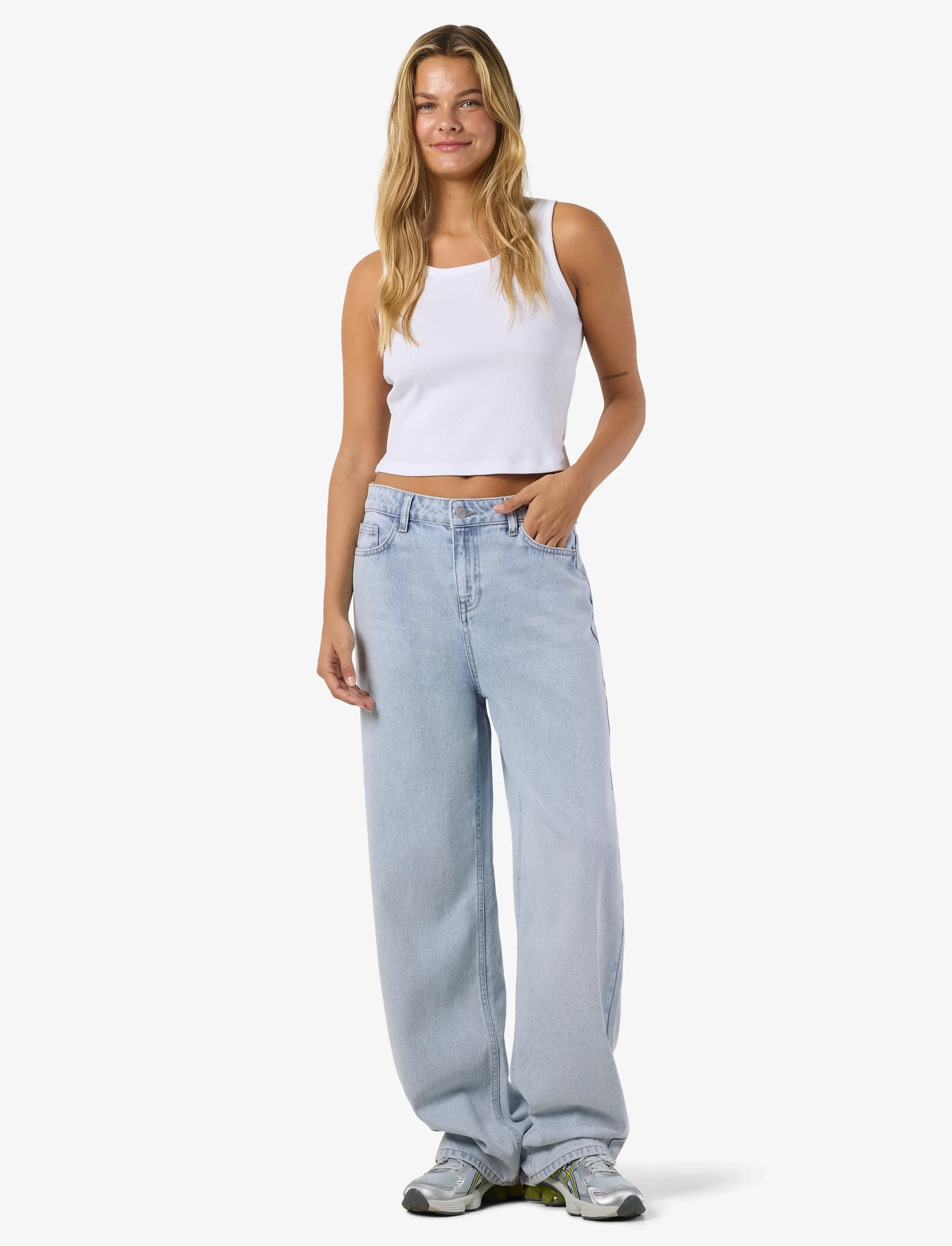 NOISY MAY - NMALEXA MW LOOSE JEANS AZ468LB NOOS - laia säärega teksad - light blue denim - 4