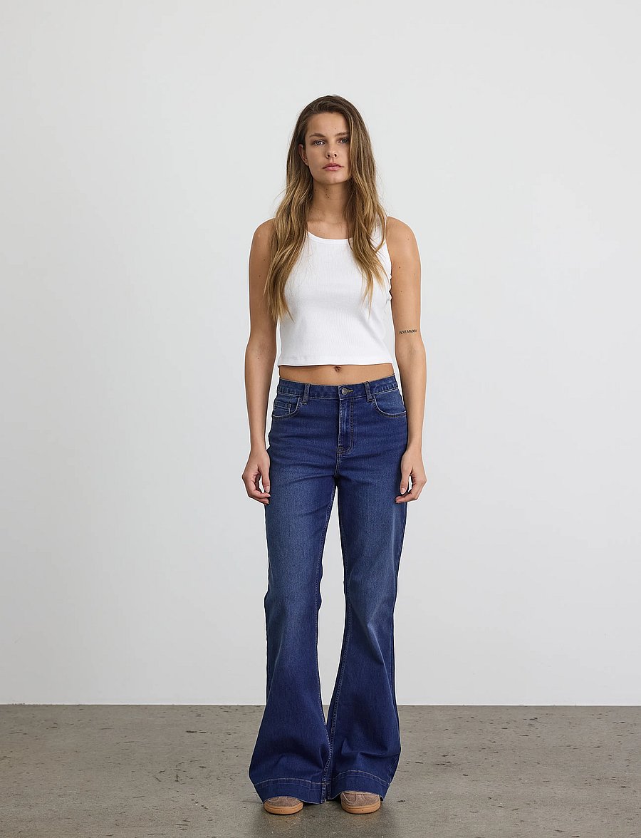 NOISY MAY - NMROOXY HW SLIM FLARED JNS VI580MB NOOS - schlaghosen - medium blue denim - 0