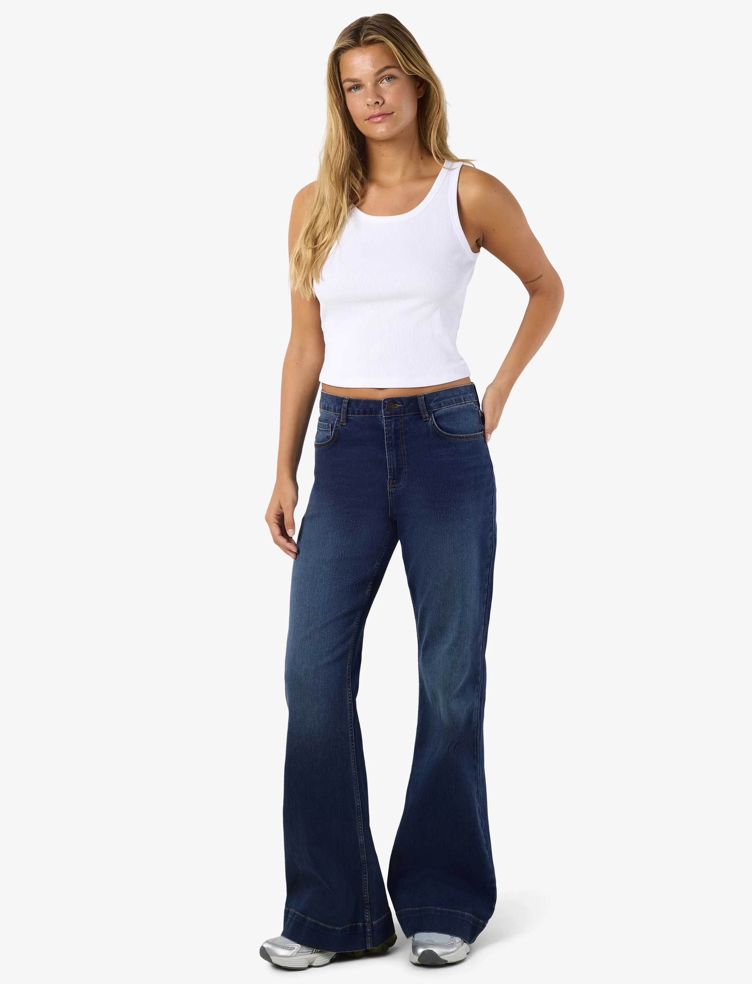 NOISY MAY Nmrooxy Hw Slim Flared Jns Vi580Mb Noos jeans dam – bild 6