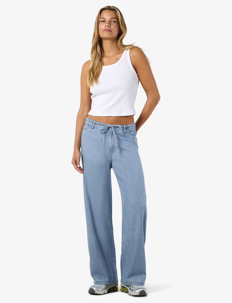 NOISY MAY - NMRINE NW WIDE PANTS MG008LB NOOS - hosen mit weitem bein - light blue denim - 3