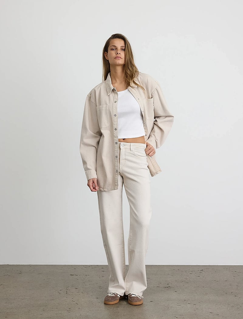 NOISY MAY - NMYOLANDA MW STRAIGHT JEANS COLORED NOOS - straight jeans - pumice stone - 4