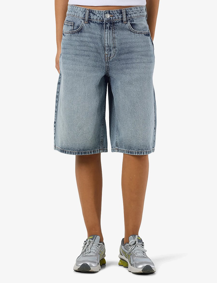 NOISY MAY - NMMINDIE NW BERMUDA SHORTS AZ411LB NOOS - short en jeans - light blue denim - 0