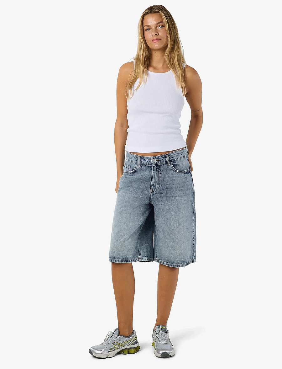 NOISY MAY - NMMINDIE NW BERMUDA SHORTS AZ411LB NOOS - short en jeans - light blue denim - 5