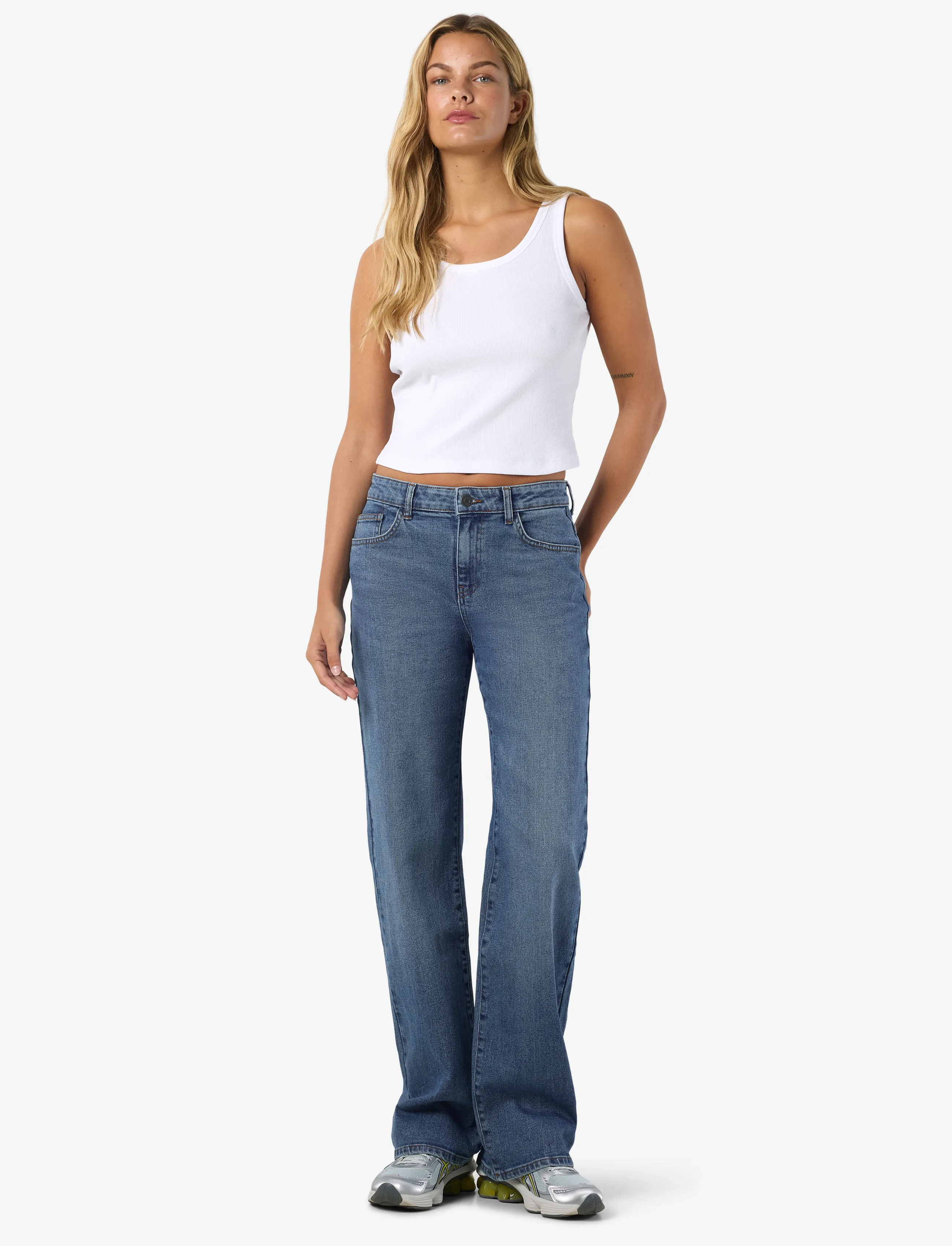 NOISY MAY - NMYOLANDA MW WIDE STR AZ476MB NOOS - straight jeans - medium blue denim - 3