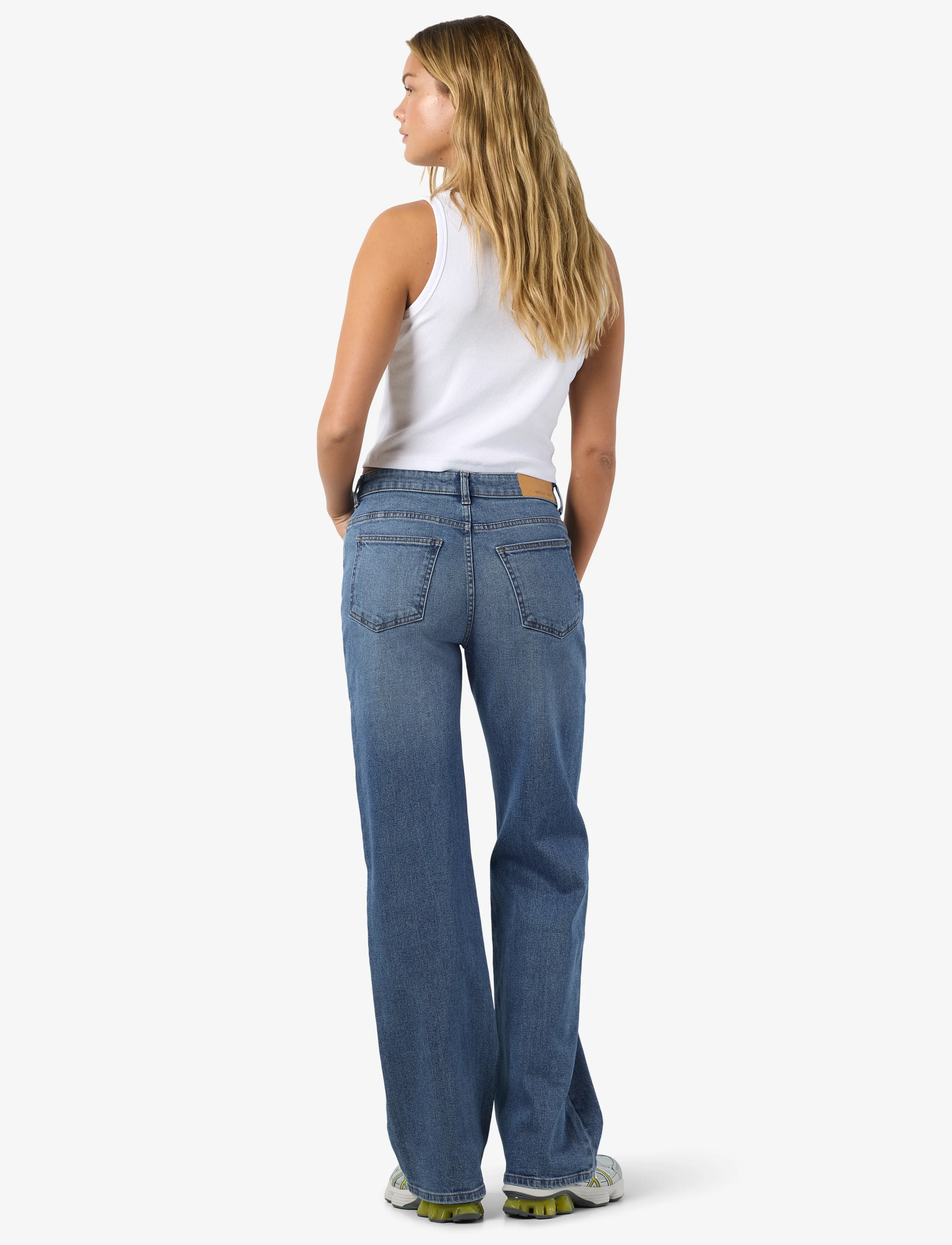 NOISY MAY - NMYOLANDA MW WIDE STR AZ476MB NOOS - straight jeans - medium blue denim - 4